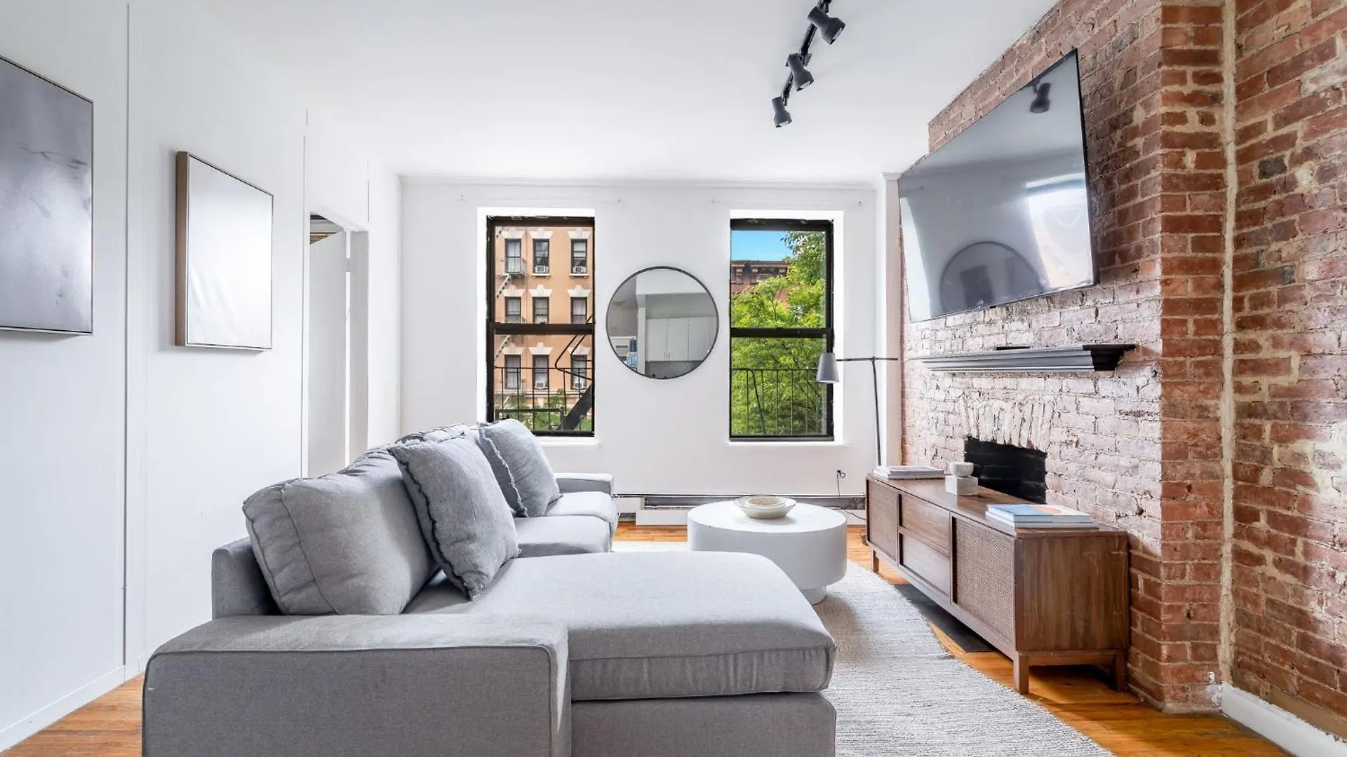 Central And Cozy 3Br 1Ba Escape In Hells Kitchen Close To Times Square New York Apartment